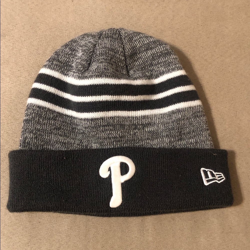 Phillies New Era Black and Gray Knit Beanie